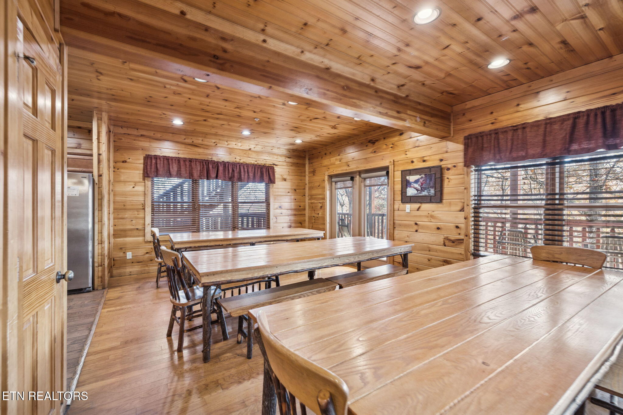 320 Poplar Point Way Gatlinburg, TN 37738 - Photo 7 of 60 7