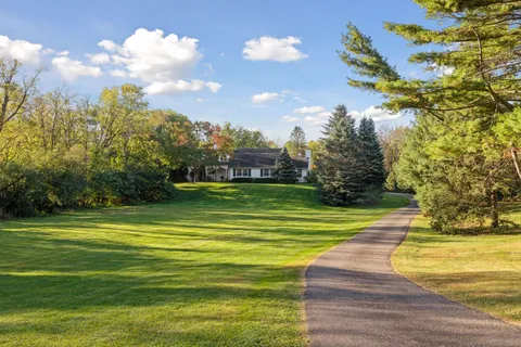 $2,000,000 | 600 Wentworth Avenue West, Mendota Heights, MN 55118