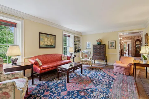 $2,000,000 | 600 Wentworth Avenue West, Mendota Heights, MN 55118