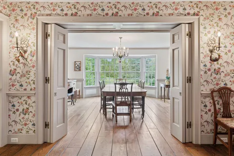 $2,000,000 | 600 Wentworth Avenue West, Mendota Heights, MN 55118