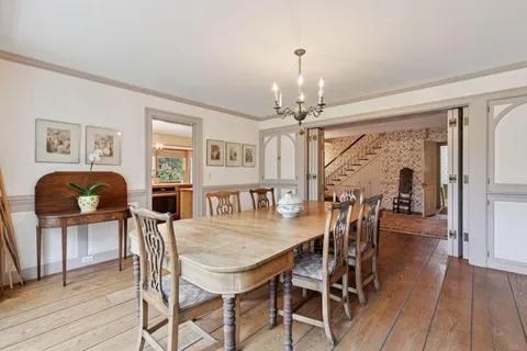 $2,000,000 | 600 Wentworth Avenue West, Mendota Heights, MN 55118