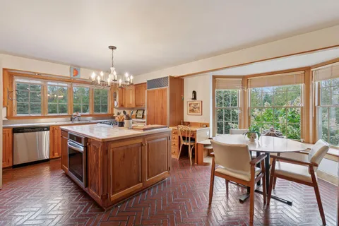 $2,000,000 | 600 Wentworth Avenue West, Mendota Heights, MN 55118