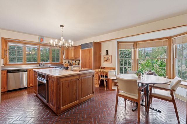 $2,000,000 | 600 Wentworth Avenue West, Mendota Heights, MN 55118