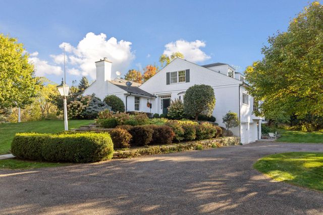 $2,000,000 | 600 Wentworth Avenue West, Mendota Heights, MN 55118