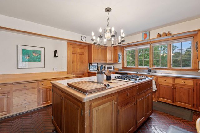 $2,000,000 | 600 Wentworth Avenue West, Mendota Heights, MN 55118