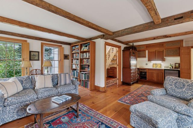 $2,000,000 | 600 Wentworth Avenue West, Mendota Heights, MN 55118