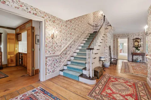 $2,000,000 | 600 Wentworth Avenue West, Mendota Heights, MN 55118