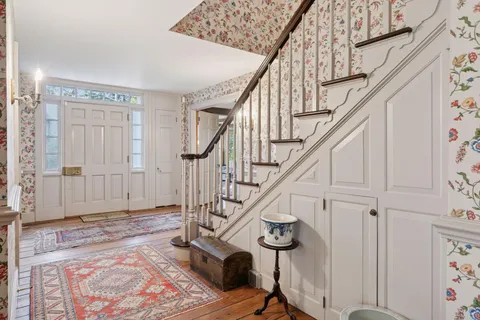 $2,000,000 | 600 Wentworth Avenue West, Mendota Heights, MN 55118