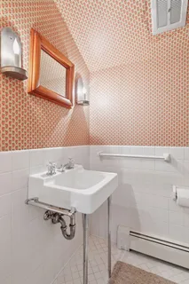 $2,000,000 | 600 Wentworth Avenue West, Mendota Heights, MN 55118