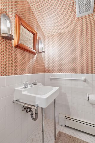 $2,000,000 | 600 Wentworth Avenue West, Mendota Heights, MN 55118