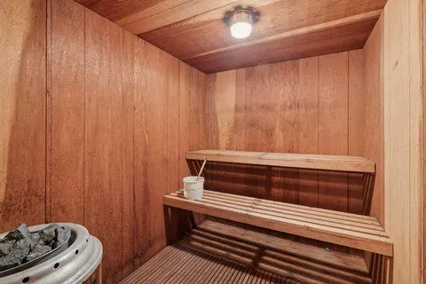 $2,000,000 | 600 Wentworth Avenue West, Mendota Heights, MN 55118