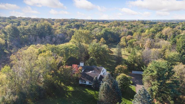 $2,000,000 | 600 Wentworth Avenue West, Mendota Heights, MN 55118