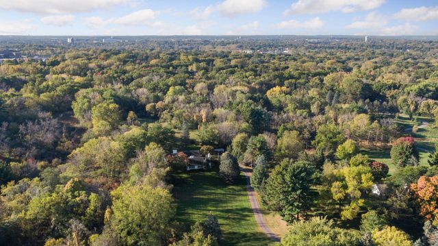 $2,000,000 | 600 Wentworth Avenue West, Mendota Heights, MN 55118