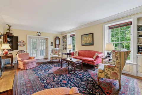 $2,000,000 | 600 Wentworth Avenue West, Mendota Heights, MN 55118