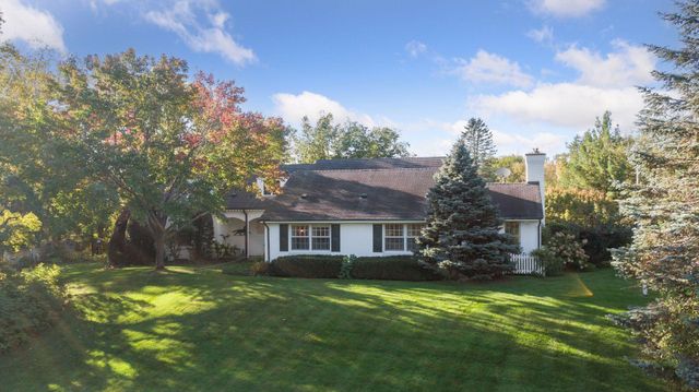 $2,000,000 | 600 Wentworth Avenue West, Mendota Heights, MN 55118