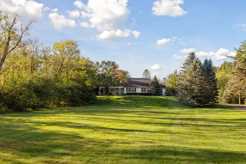 $2,000,000 | 600 Wentworth Avenue West, Mendota Heights, MN 55118