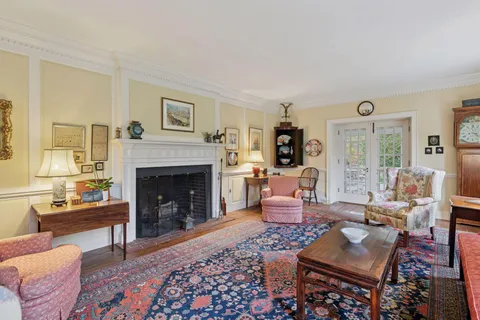 $2,000,000 | 600 Wentworth Avenue West, Mendota Heights, MN 55118