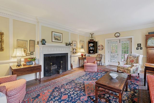 $2,000,000 | 600 Wentworth Avenue West, Mendota Heights, MN 55118