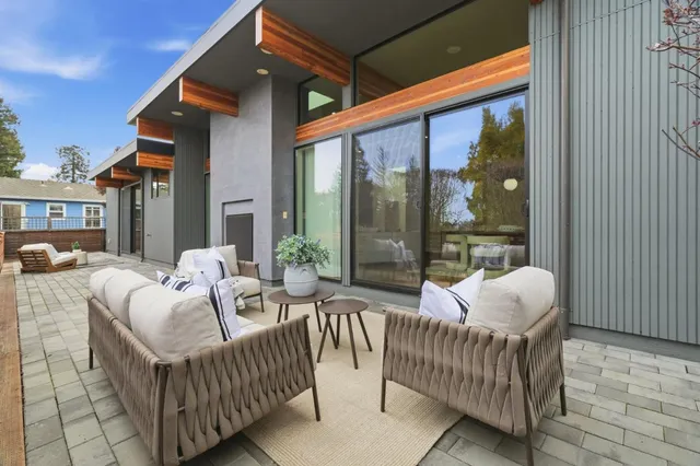 $4,498,000 | 1617 Corte Via, Los Altos, CA 94024