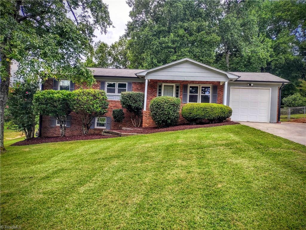 4874 Colonial Circle, Thomasville, NC 27360 Compass