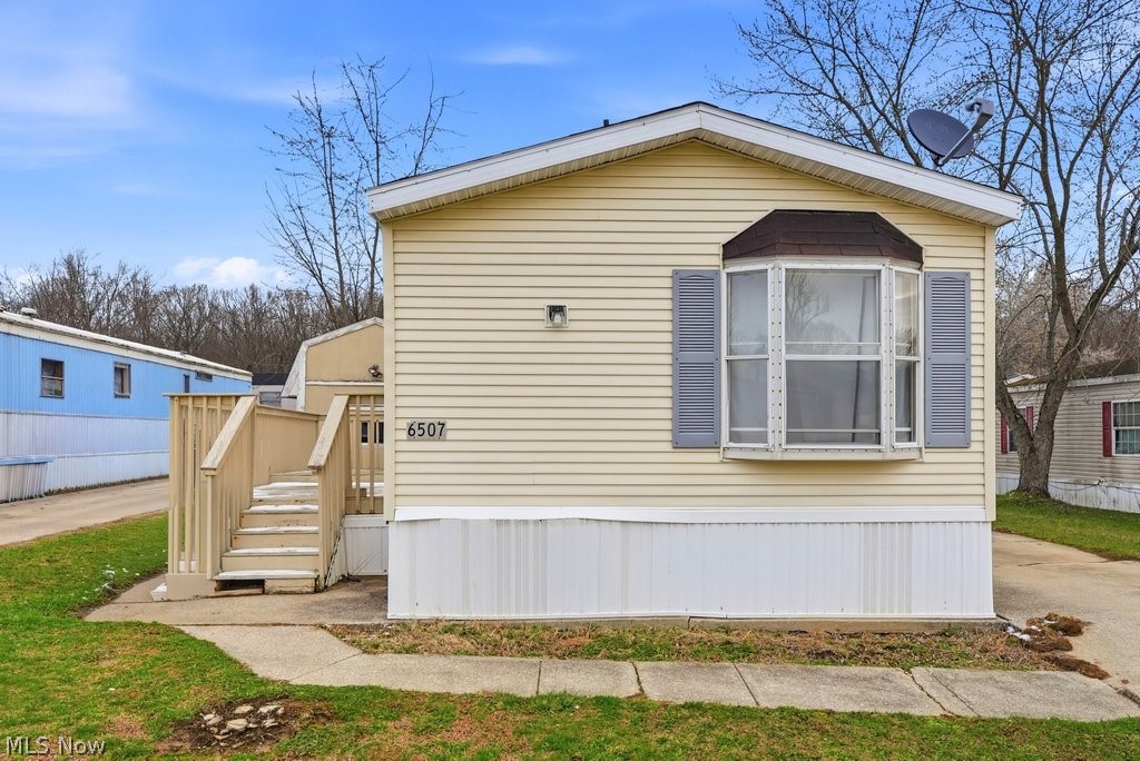 6507 Robby Lane Ravenna, OH 44266 - Photo 2 of 25 View of property exterior