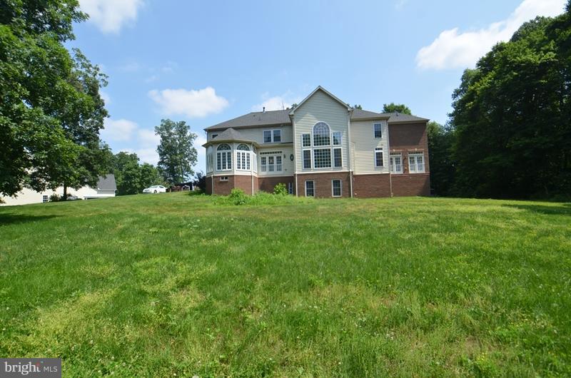 Exterior (Rear)