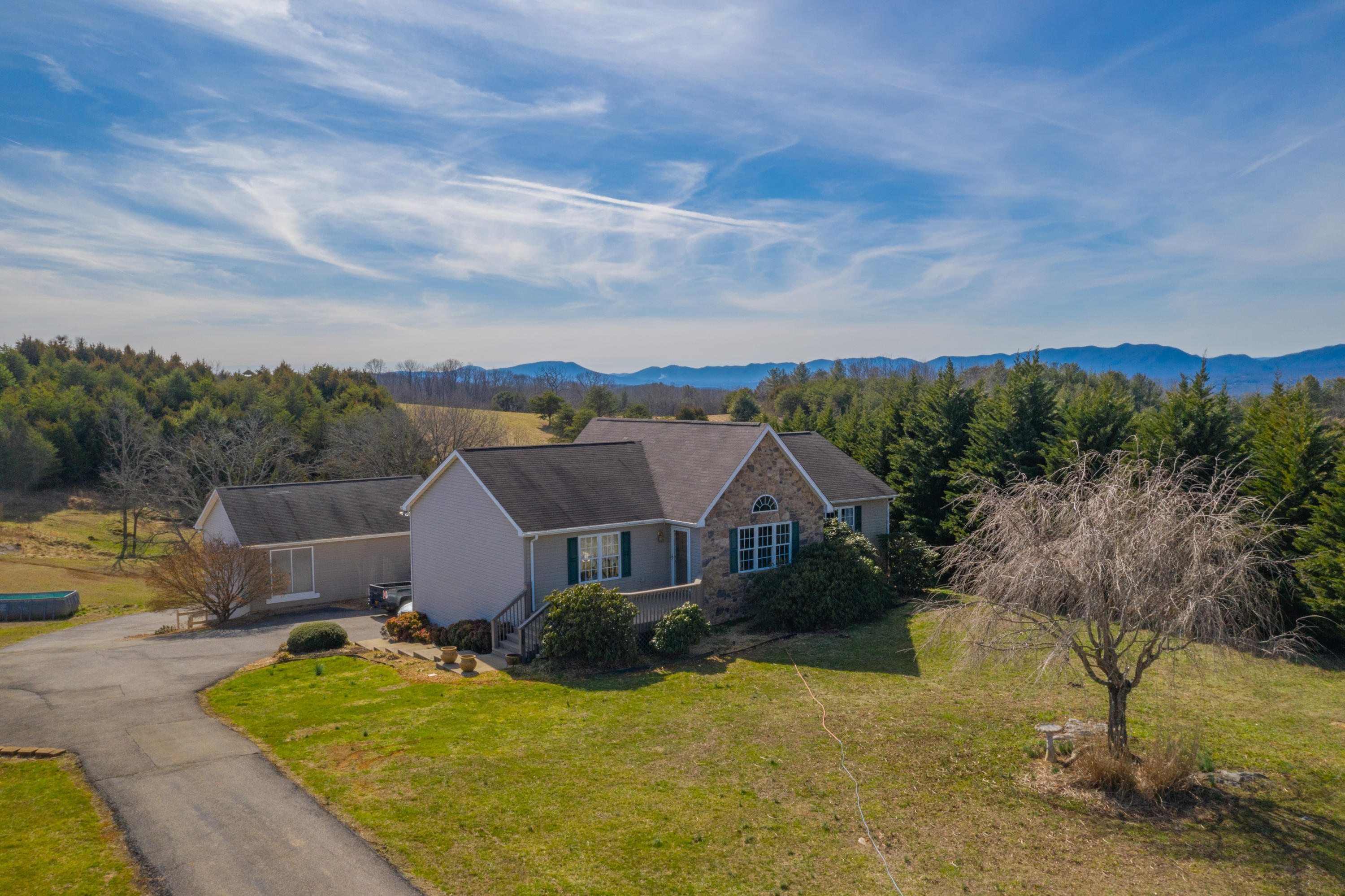 2628 Timber Ridge Buchanan, VA 24066 - Photo 1 of 27 Front