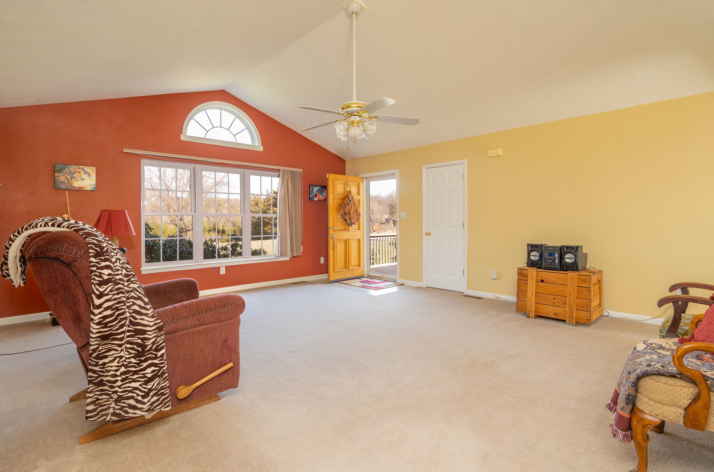 2628 Timber Ridge Buchanan, VA 24066 - Photo 4 of 27 Great Room