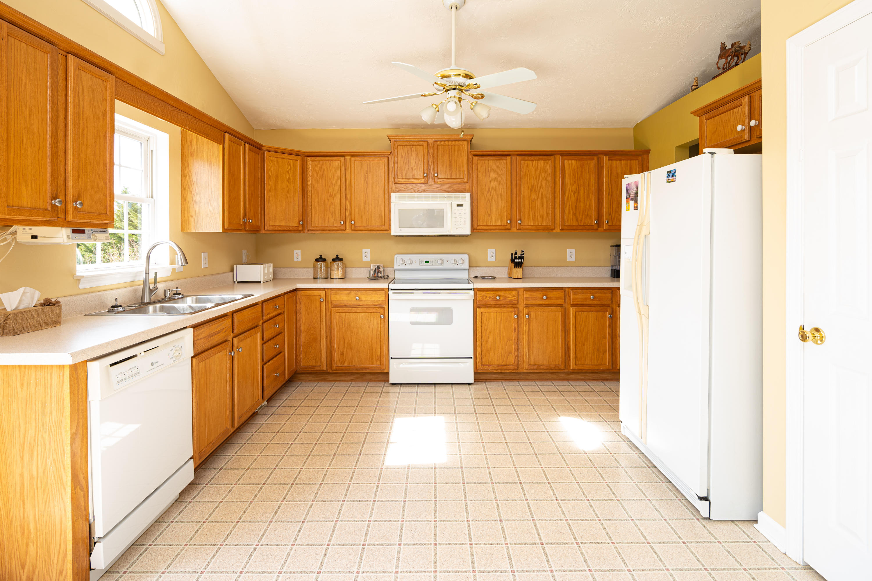 2628 Timber Ridge Buchanan, VA 24066 - Photo 5 of 27 Kitchen