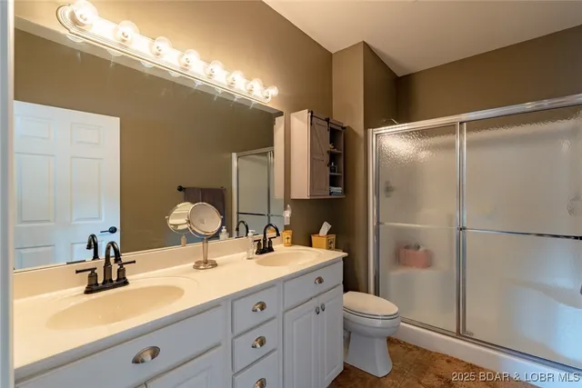 $369,900 | 166 Oak Harbor Drive, Unit 4A, Camdenton, MO 65020