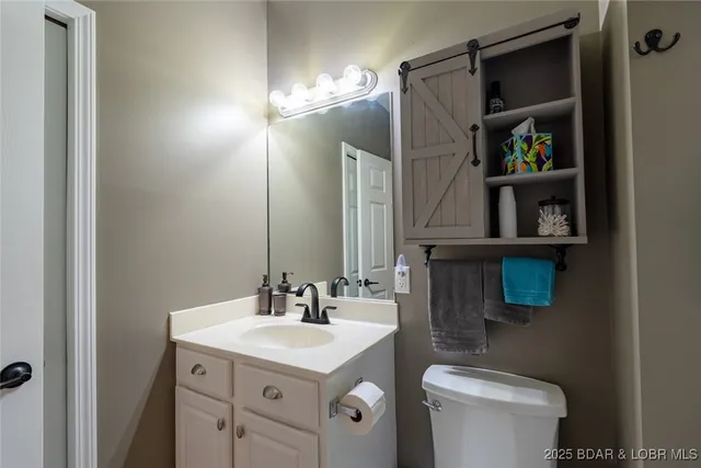 $369,900 | 166 Oak Harbor Drive, Unit 4A, Camdenton, MO 65020