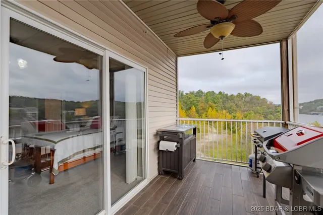 $369,900 | 166 Oak Harbor Drive, Unit 4A, Camdenton, MO 65020