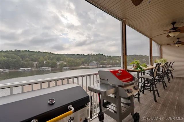 $369,900 | 166 Oak Harbor Drive, Unit 4A, Camdenton, MO 65020