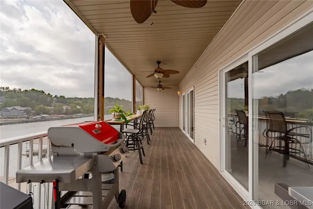 $369,900 | 166 Oak Harbor Drive, Unit 4A, Camdenton, MO 65020