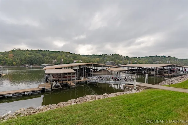 $369,900 | 166 Oak Harbor Drive, Unit 4A, Camdenton, MO 65020