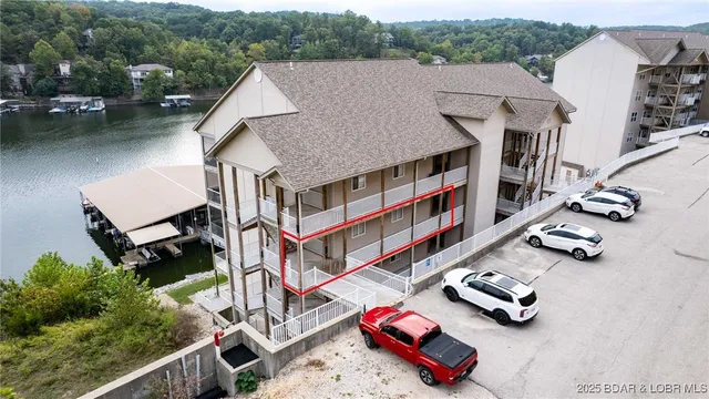 $369,900 | 166 Oak Harbor Drive, Unit 4A, Camdenton, MO 65020