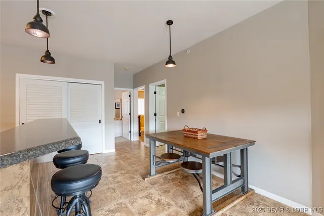 $369,900 | 166 Oak Harbor Drive, Unit 4A, Camdenton, MO 65020