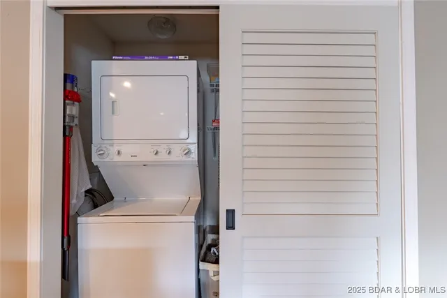 $369,900 | 166 Oak Harbor Drive, Unit 4A, Camdenton, MO 65020