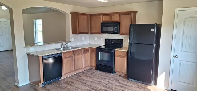 $1,800 | 1809 Prairie View Drive, Princeton, TX 75407