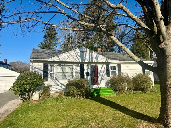 $4,000 | 3 Wood Road, Middletown, RI 02842