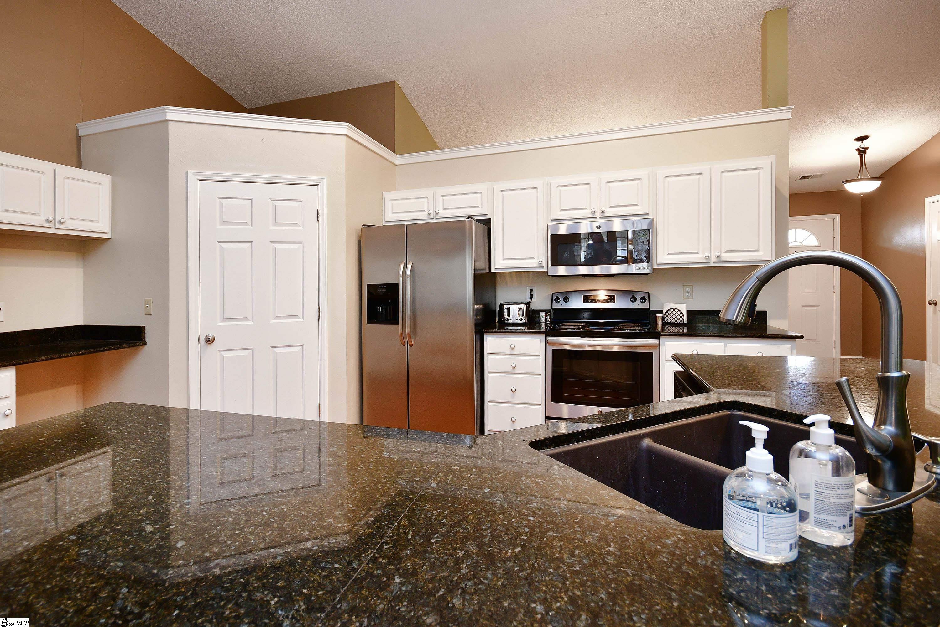 205 High Ridge Court Easley, SC 29642 - Photo 11 of 36 Gallery Image 11