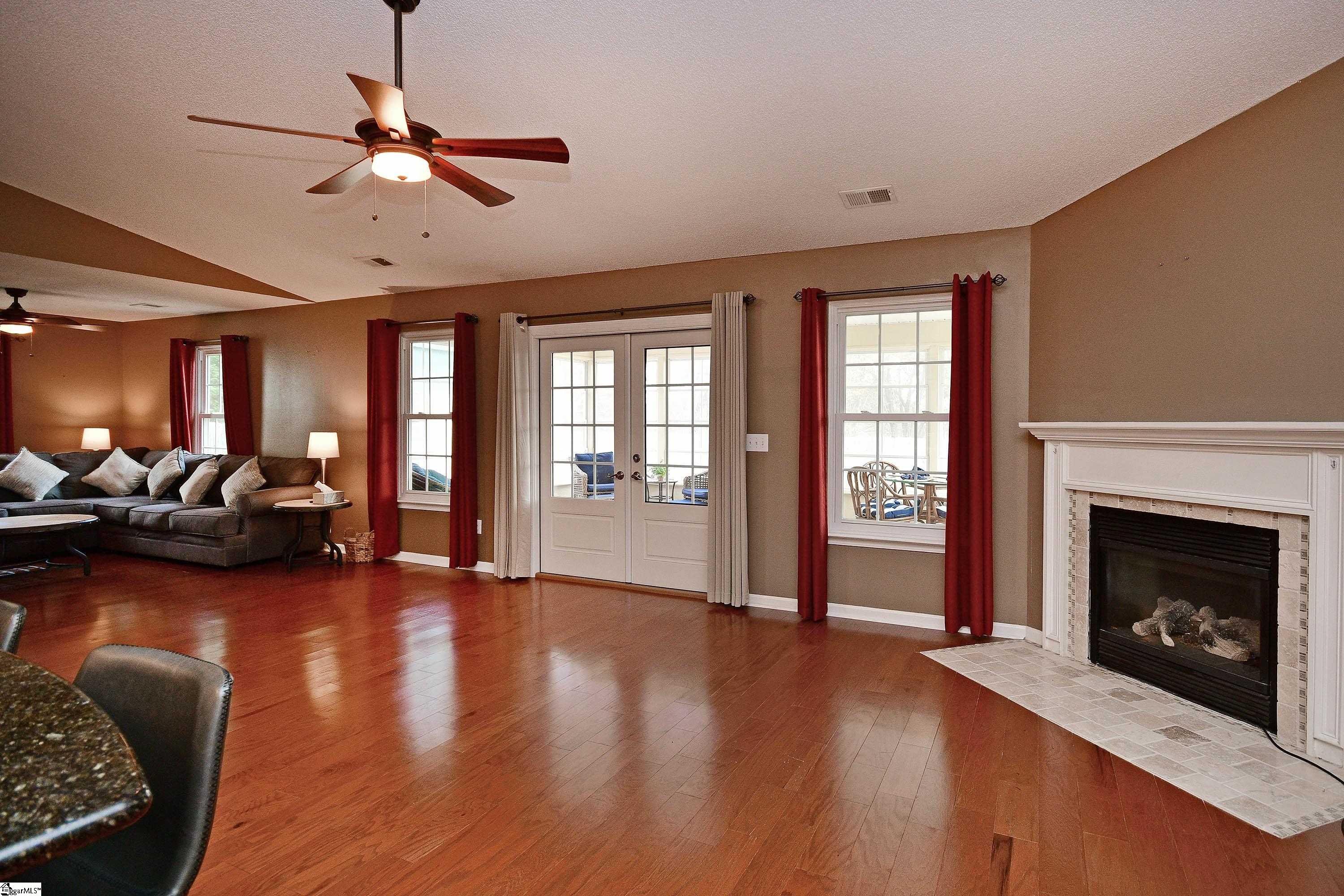 205 High Ridge Court Easley, SC 29642 - Photo 7 of 36 Gallery Image 7