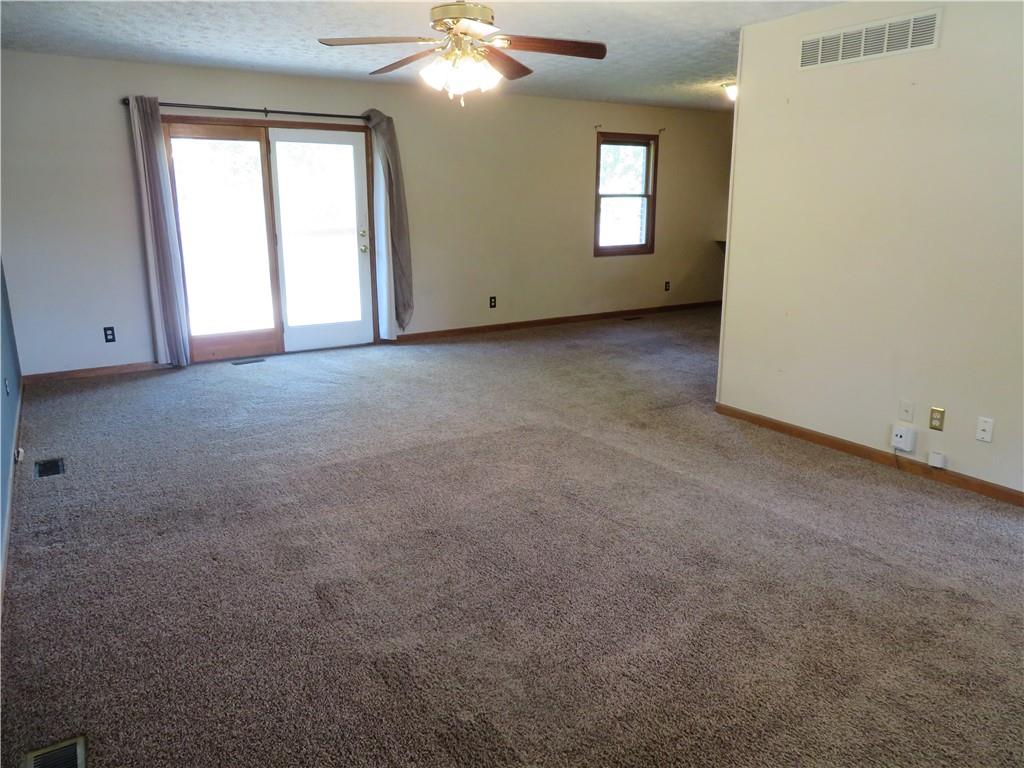 422 Old Farm Road Danville, IN 46122 - Photo 8 of 28 Gallery Image 8