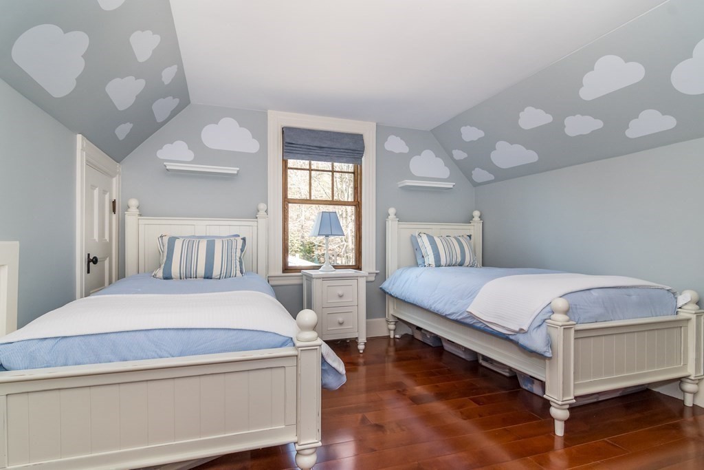 54 Abbott Road Wellesley, MA 02481 - Photo 17 of 25