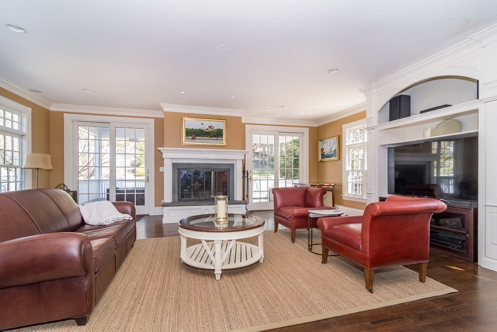 54 Abbott Road Wellesley, MA 02481 - Photo 6 of 25