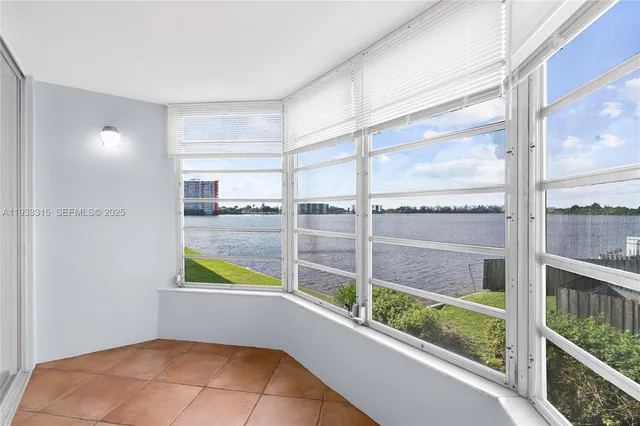 $1,495 | 1300 Northeast 191st Street, Unit A202, Miami, FL 33179