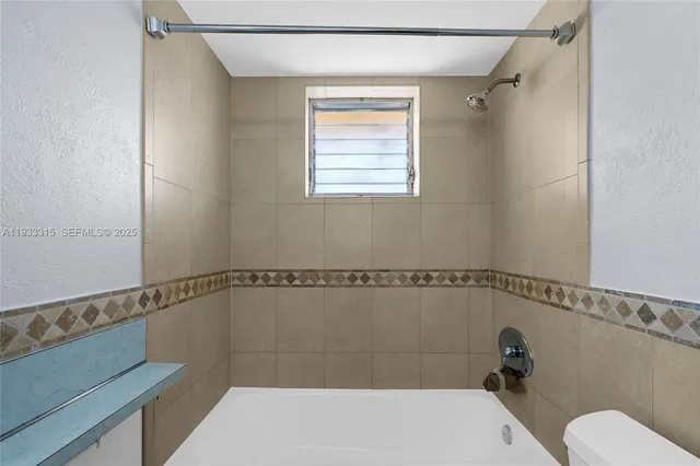 $1,495 | 1300 Northeast 191st Street, Unit A202, Miami, FL 33179