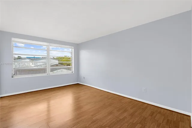 $1,495 | 1300 Northeast 191st Street, Unit A202, Miami, FL 33179