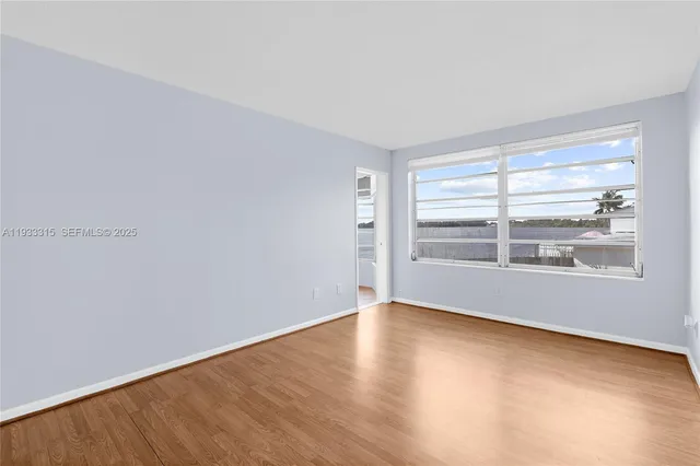 $1,495 | 1300 Northeast 191st Street, Unit A202, Miami, FL 33179