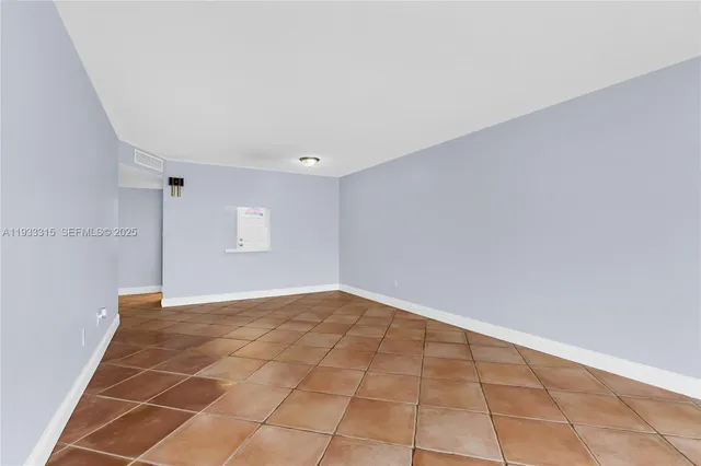 $1,495 | 1300 Northeast 191st Street, Unit A202, Miami, FL 33179